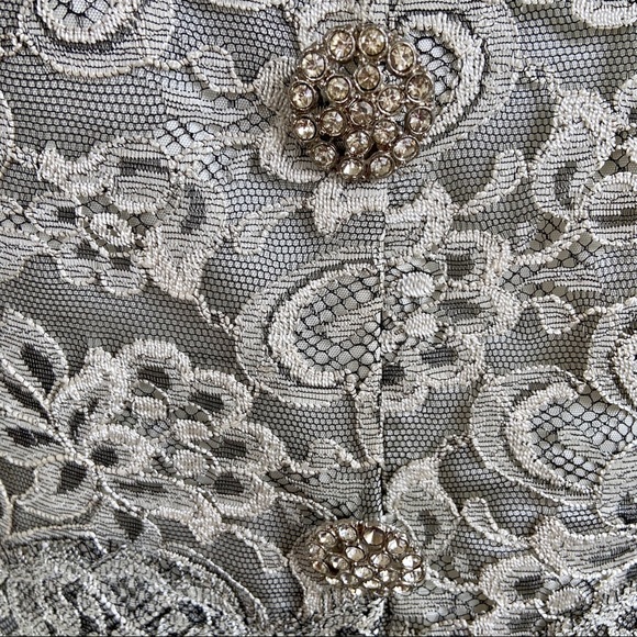 Elegant VTG Lace Silver/Gray Jacket Skirt Set - Picture 2 of 8